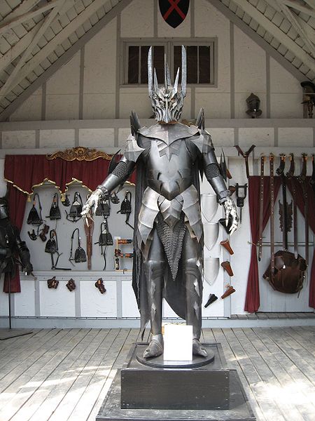 Статуя Саурона в Бристоле